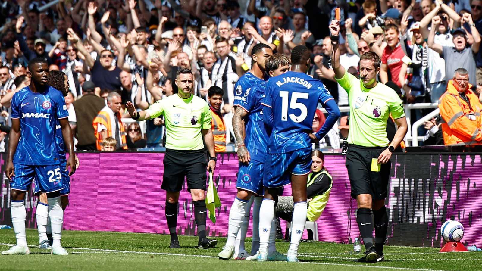 PGMOL закликали звільнити Джона Брукса після червоної картки Ніколаса Джексона для Челсі