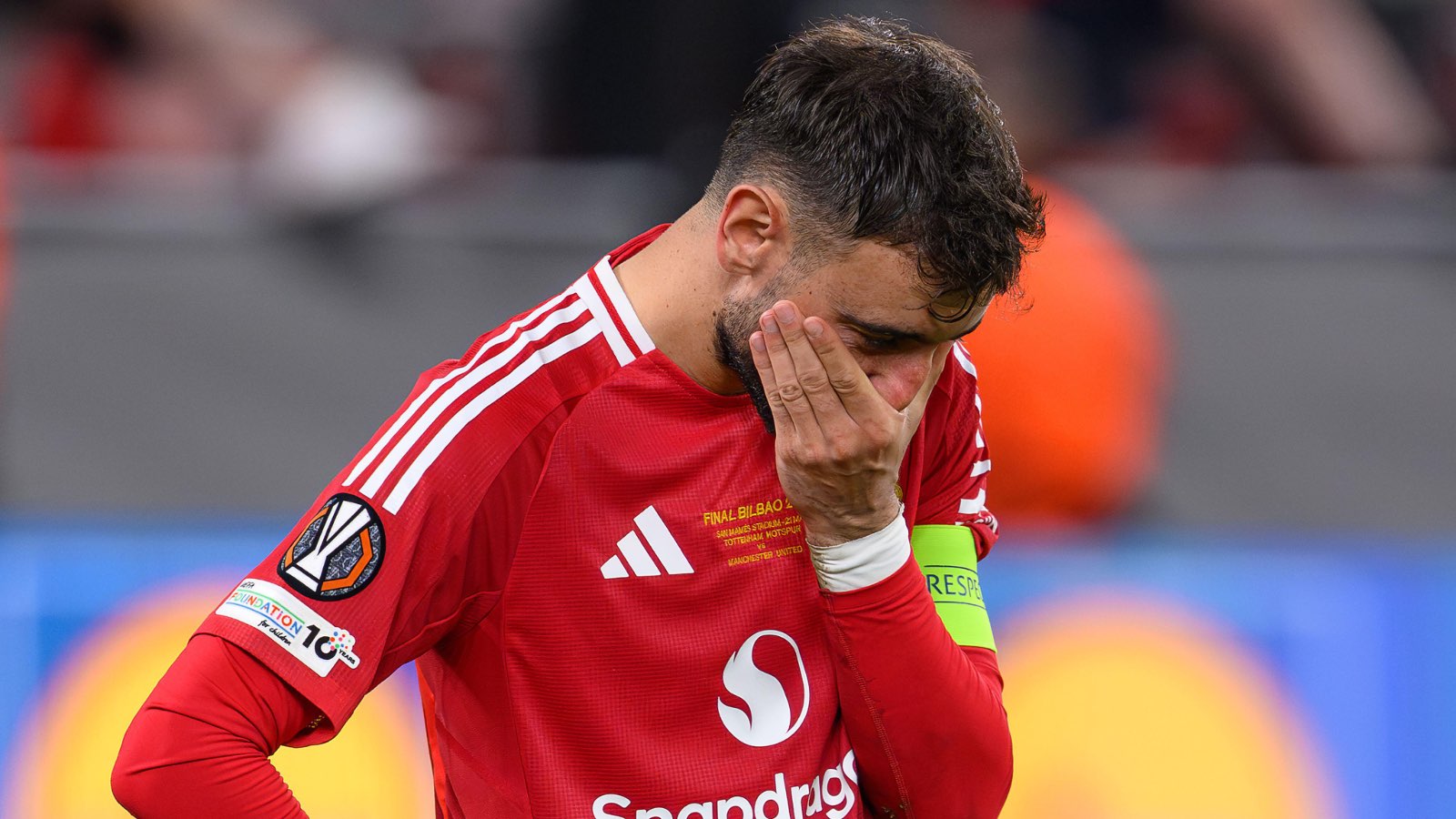 Манчестер Юнайтед закликають прийняти пропозицію в £100 млн і відпустити Бруно Фернандеша з Олд Траффорда