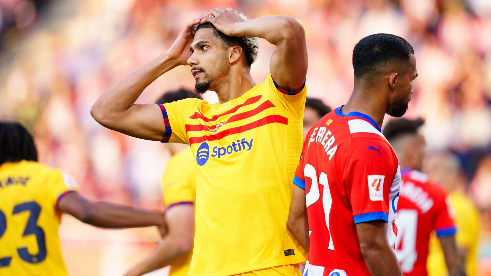 Манчестер Юнайтед завдав удару у £76м, ставши несподіваним союзником Барселони