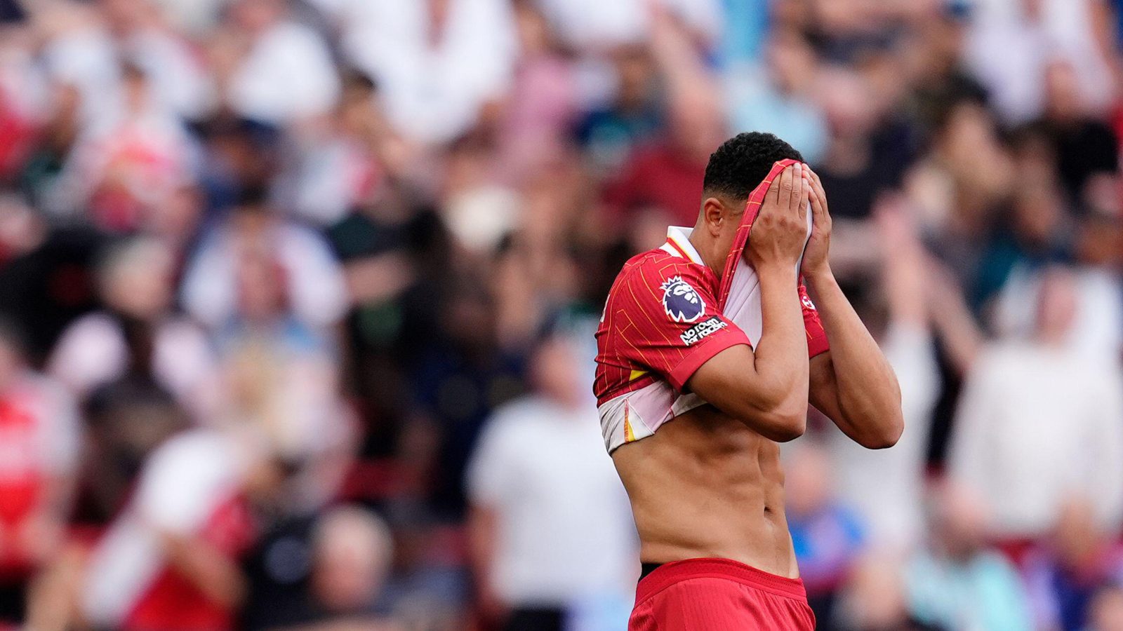 Каррагер засуджує уболівальників Ліверпуля, які освистували Трента