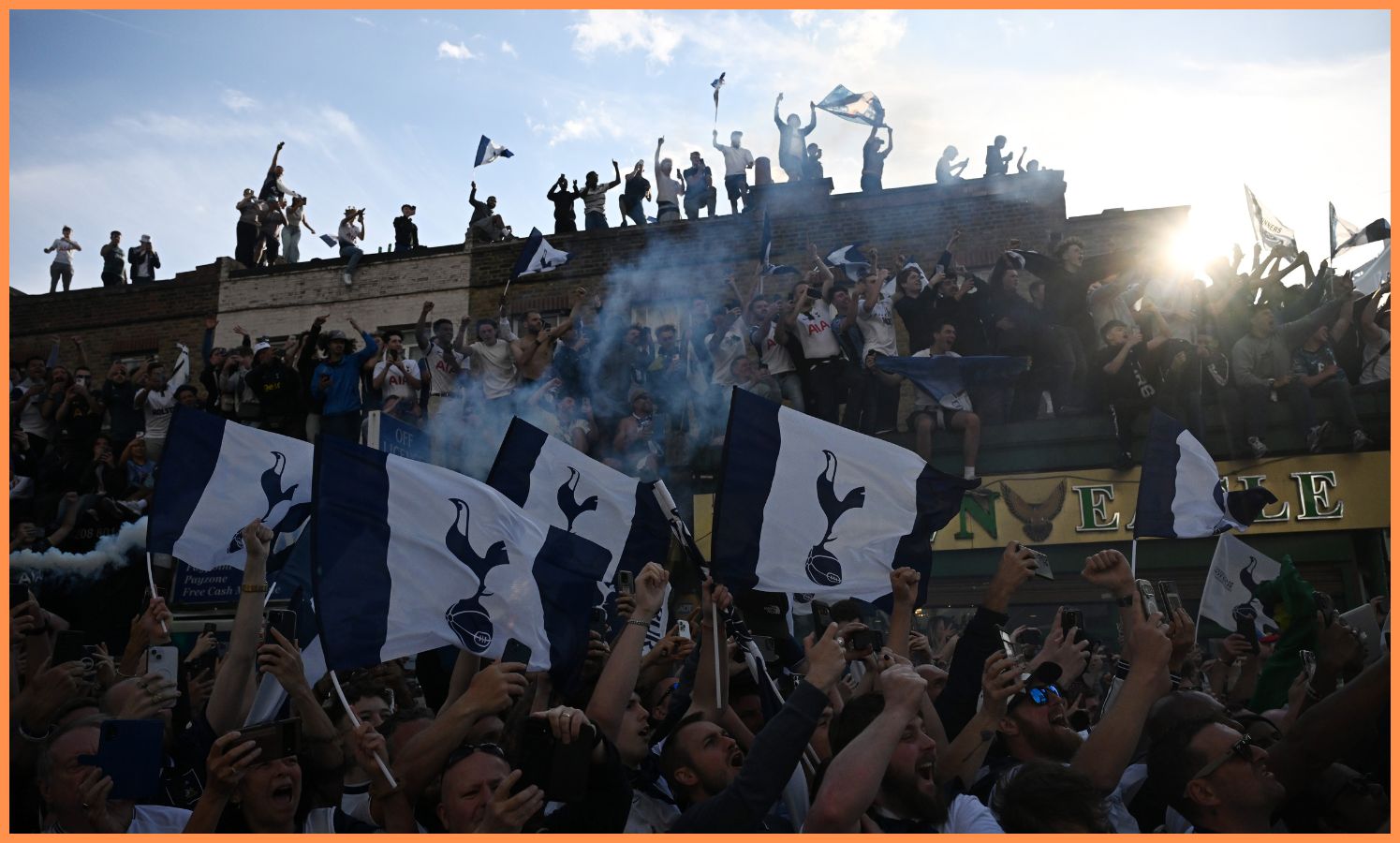 Тоттенхем розпочав переговори про підписання нападника з Лондона за 65 мільйонів фунтів стерлінгів у конкурентів по Прем'єр-лізі