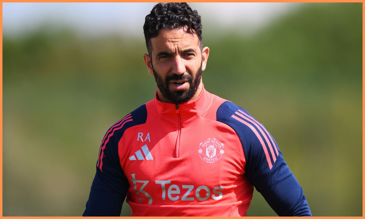 Покажіть мені гроші! Манчестер Юнайтед зацікавлений у футболістові, який вимагає зарплату в 200,000 фунтів для переходу на Олд Траффорд