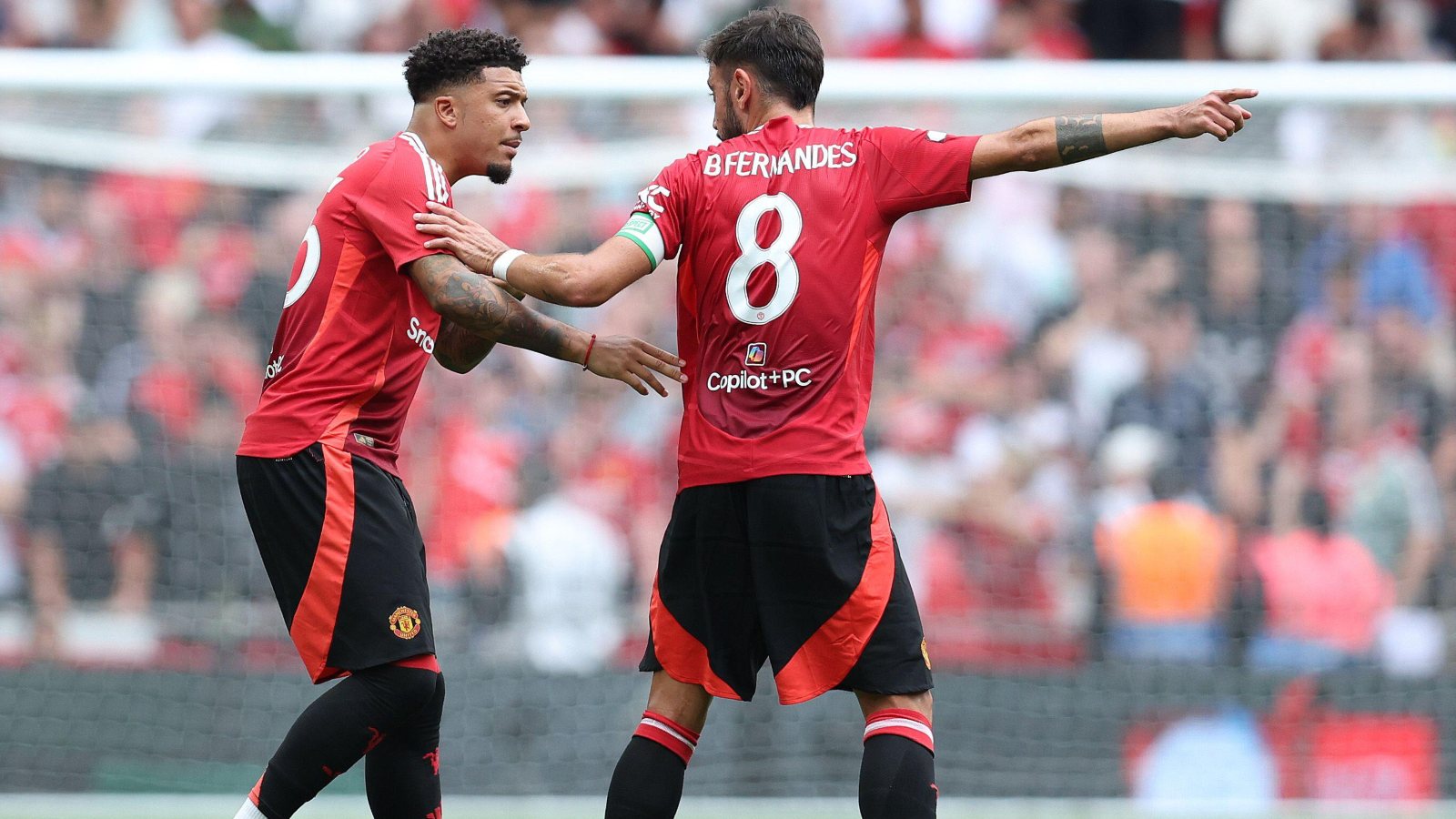 Манчестер Юнайтед отримав пропозицію у 20 мільйонів фунтів за Санчо під час перегонів за Бейлі