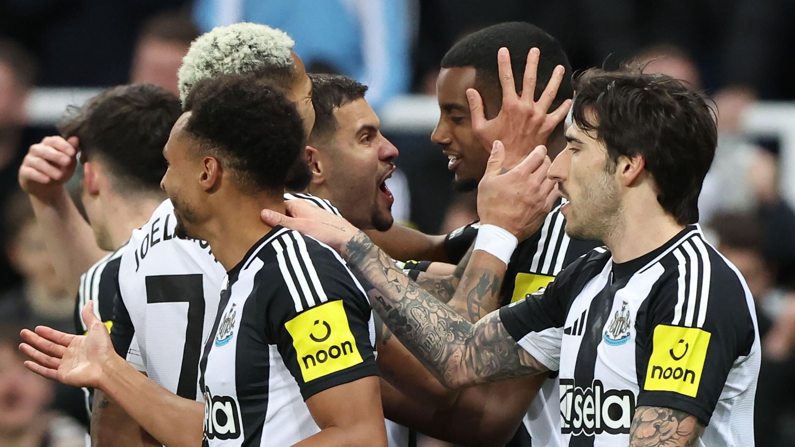 Зірка Ньюкасла 'потребував заспокоєння', оскільки товариші по команді 'не могли подивитися Ісаку в очі'