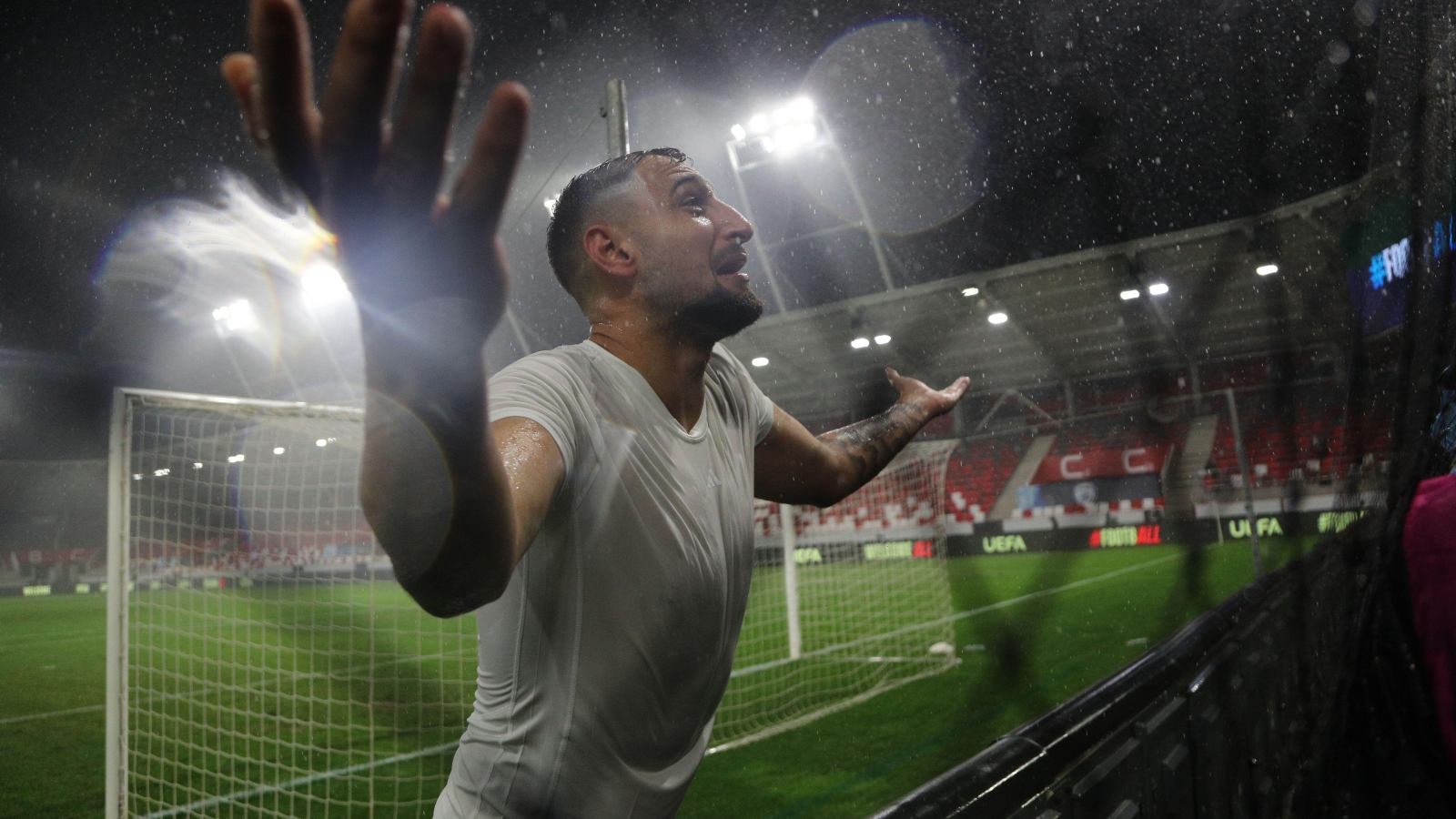 Необережний, нестабільний, величезна помилка - трансфер Манчестер Сіті піддався критиці через провал національної команди