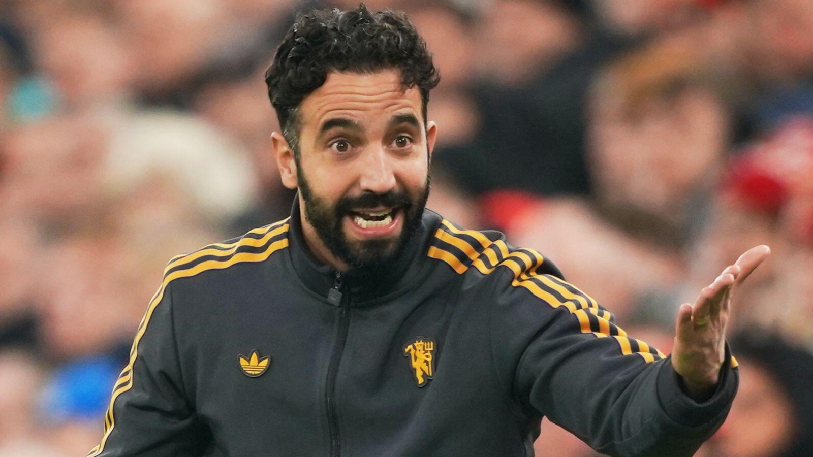 Як Amorim підтримав гравців Манчестер Юнайтед, розбивши телевізор через емоційний спалах після поразки