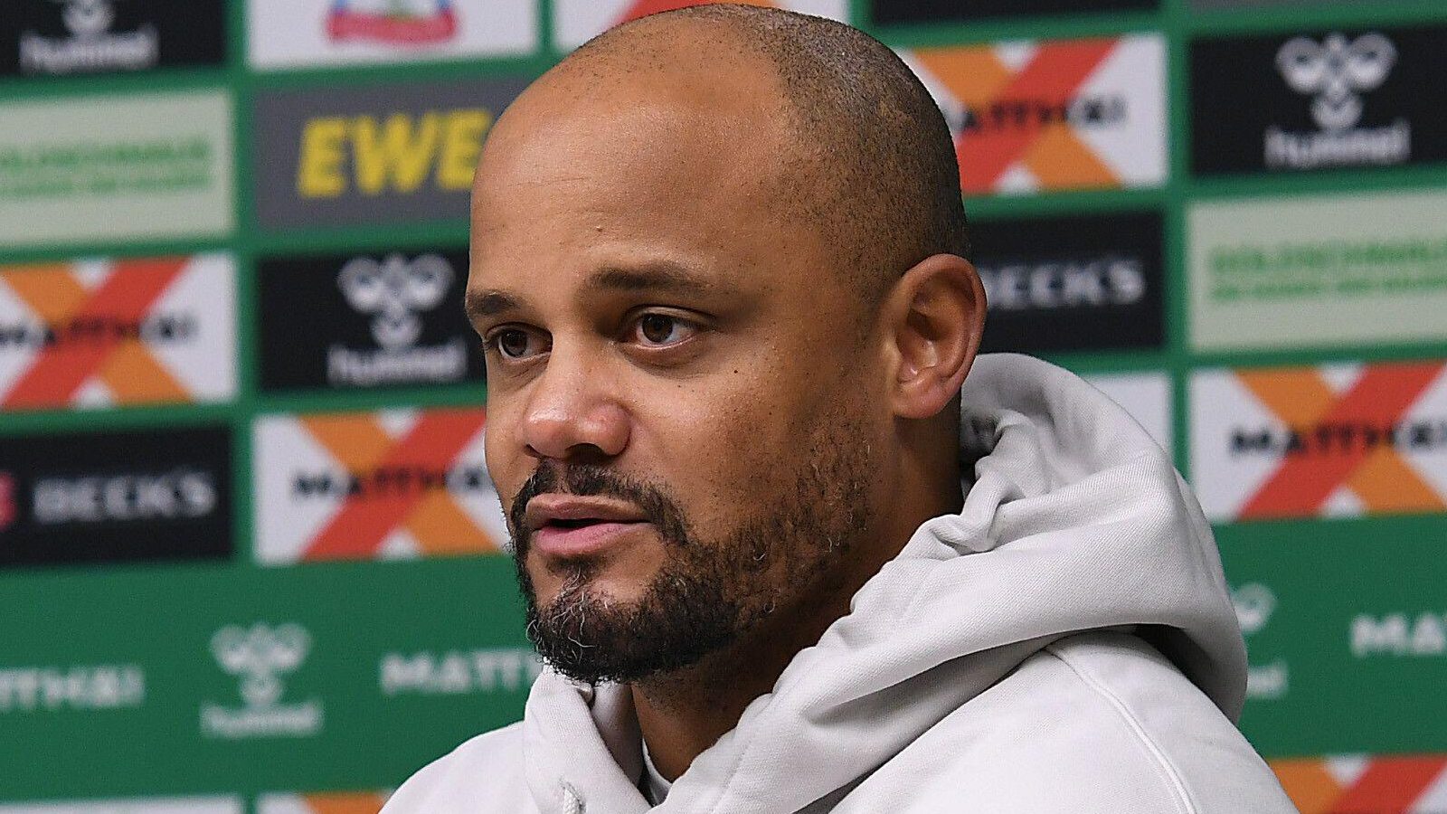 Компані називає коментарі Моурінью про захист Вінісіуса-молодшого 