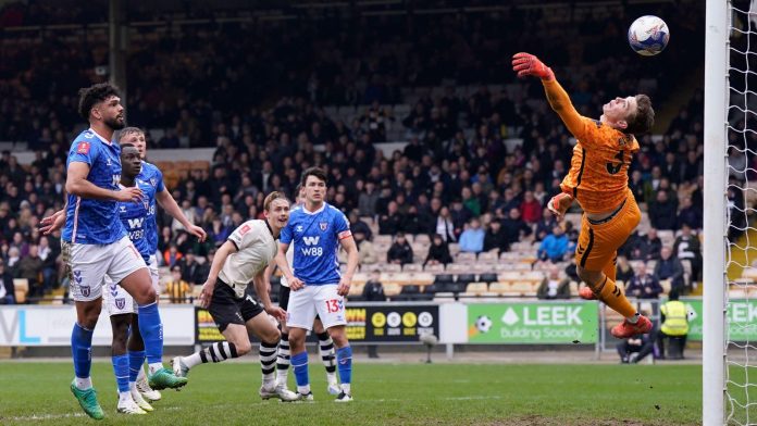Скандал із зіркою Сандерленда призвів до гніву професора Філіпса після сенсаційної поразки від Порт Вейла
